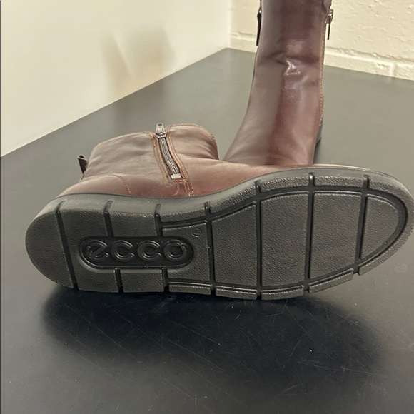 Ecco Women's Brown Leather Ankle Boots - Picture 2 of 7